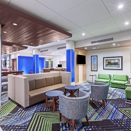 Holiday Inn Express And Suites Chanute, An Ihg Hotel מראה חיצוני תמונה